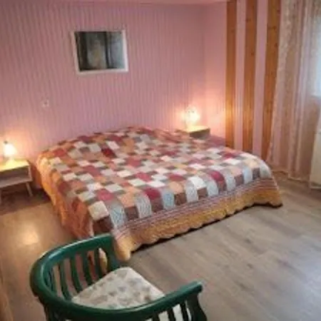 Paisible En Foret Avec Terrasse, 4 Personnes - Fr-1-589-322 *