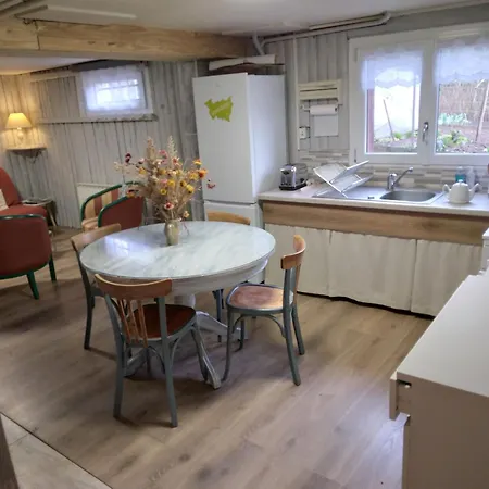 Paisible En Foret Avec Terrasse, 4 Personnes - Fr-1-589-322 *