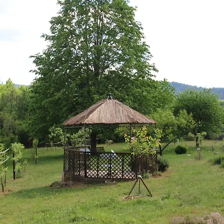 Paisible En Foret Avec Terrasse, 4 Personnes - Fr-1-589-322 *
